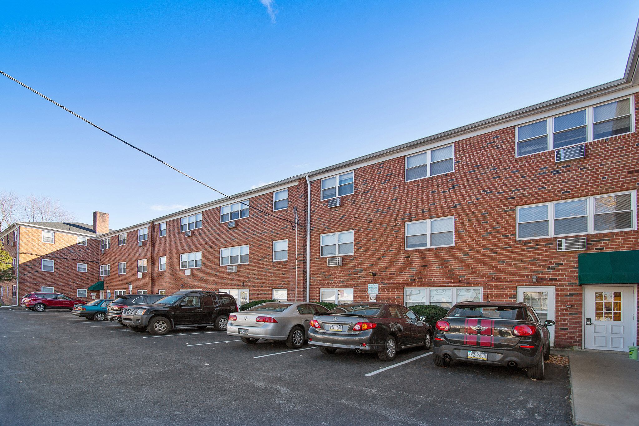 499 W. Lancaster Ave., C07
