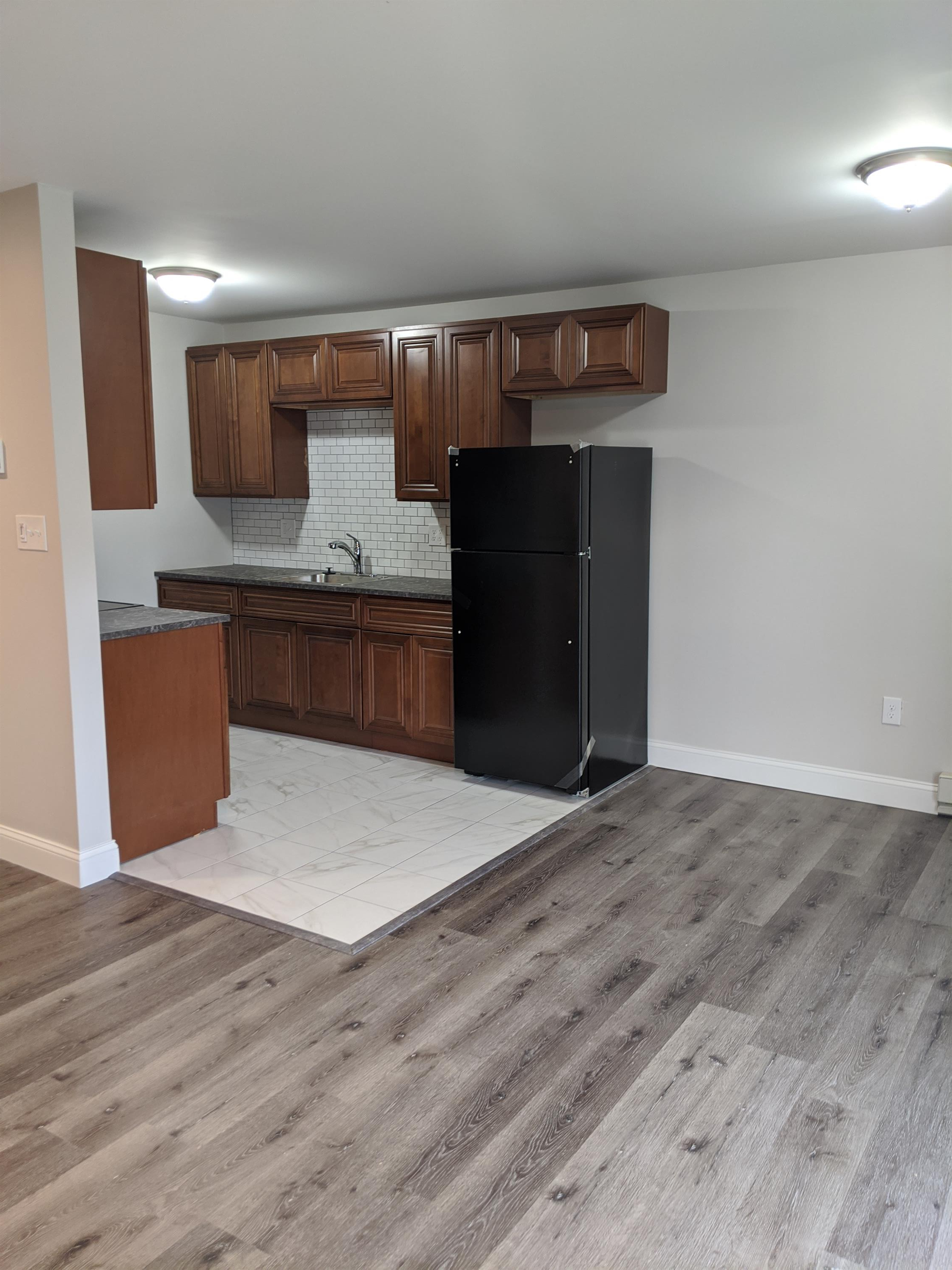 215 N. Everhart Ave., 215 B01