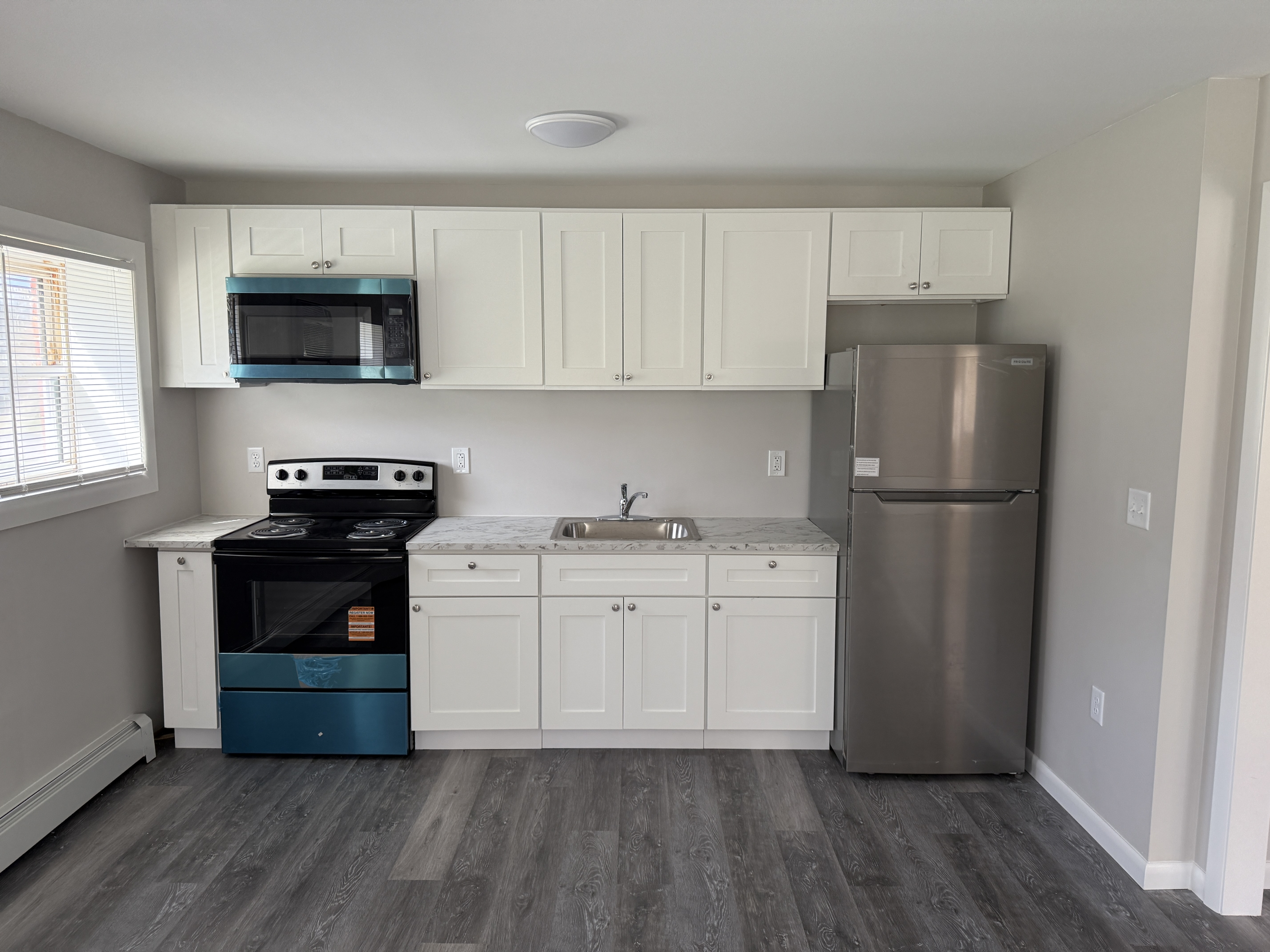 499 W. Lancaster Ave., A01