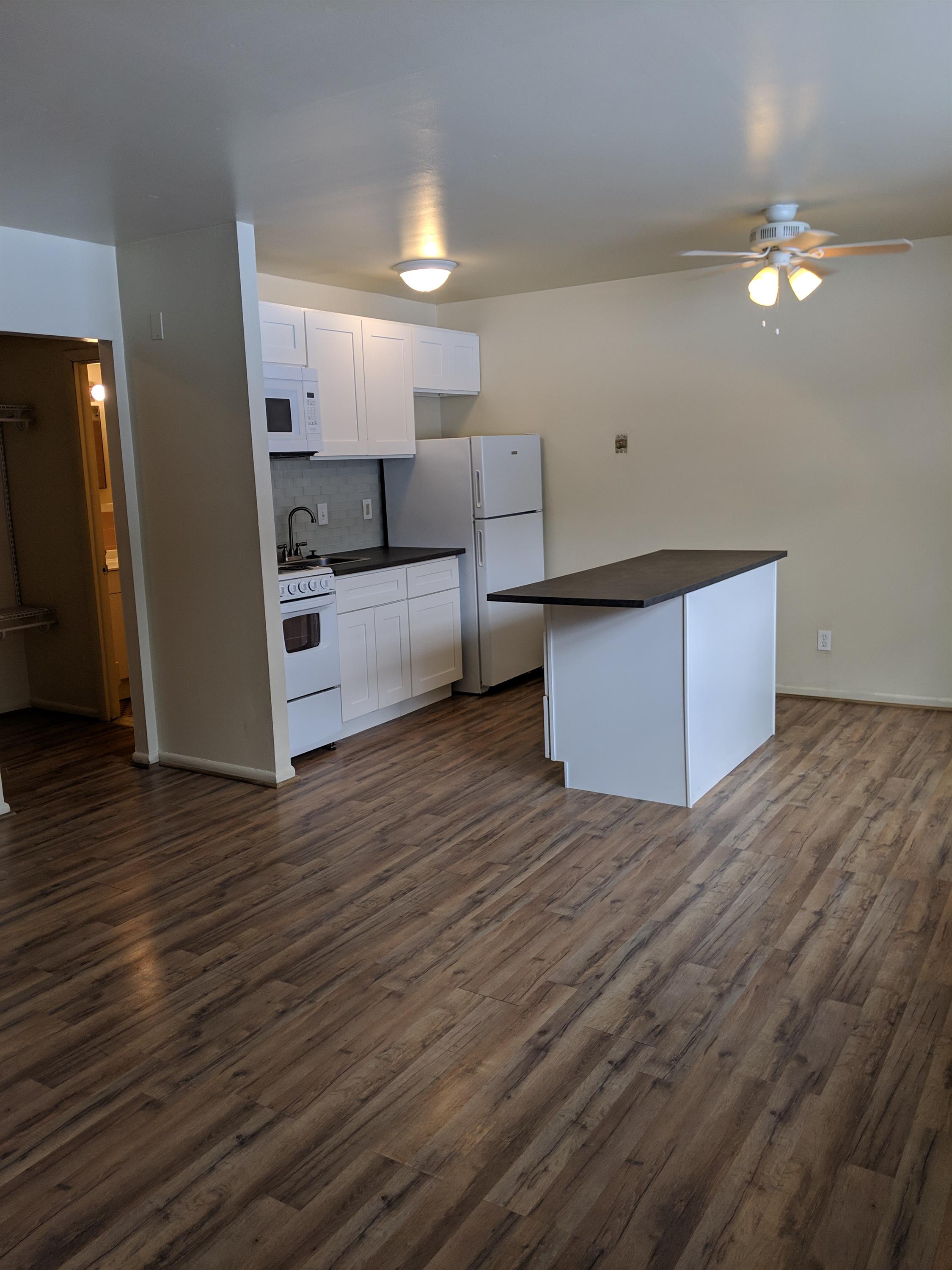 215 N. Everhart Ave., 215 C04